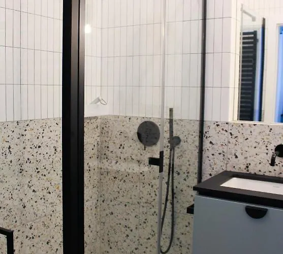 Kwadrat Hallera 公寓 *