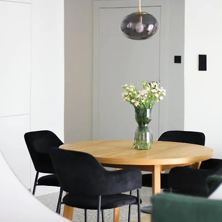 Apartment Kwadrat Hallera