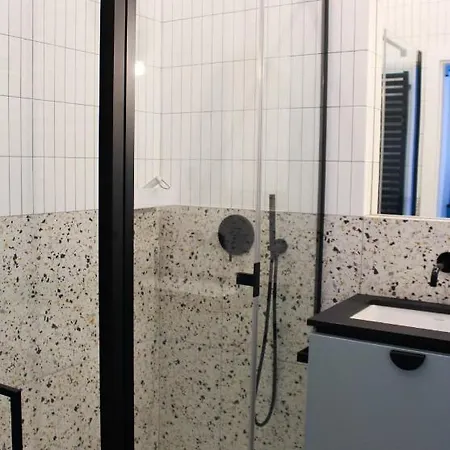 Kwadrat Hallera شقة *